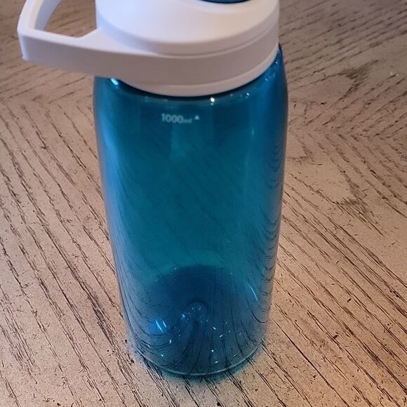 Blue Camelbak water bottle 1000ml - Picture 5 of 6